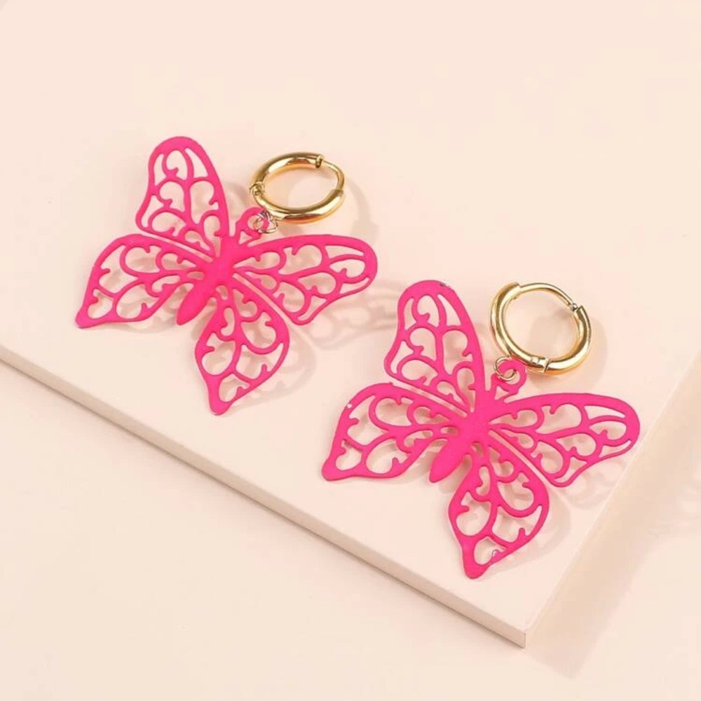 🦋 Hollow Out Butterfly Hoop Earrings 🦋